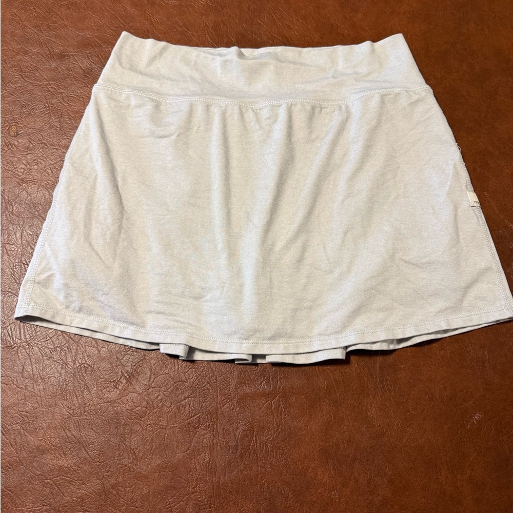 Vuori Women's halo performance skirt - size Medium